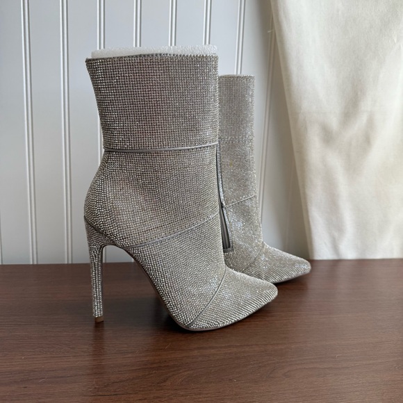 Steve Madden Elegant Silver rhinestone High Heel Boots - Picture 2 of 13